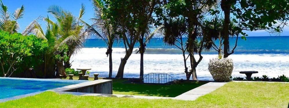 Pantai Hitam Villa Selemadeg 外观 照片