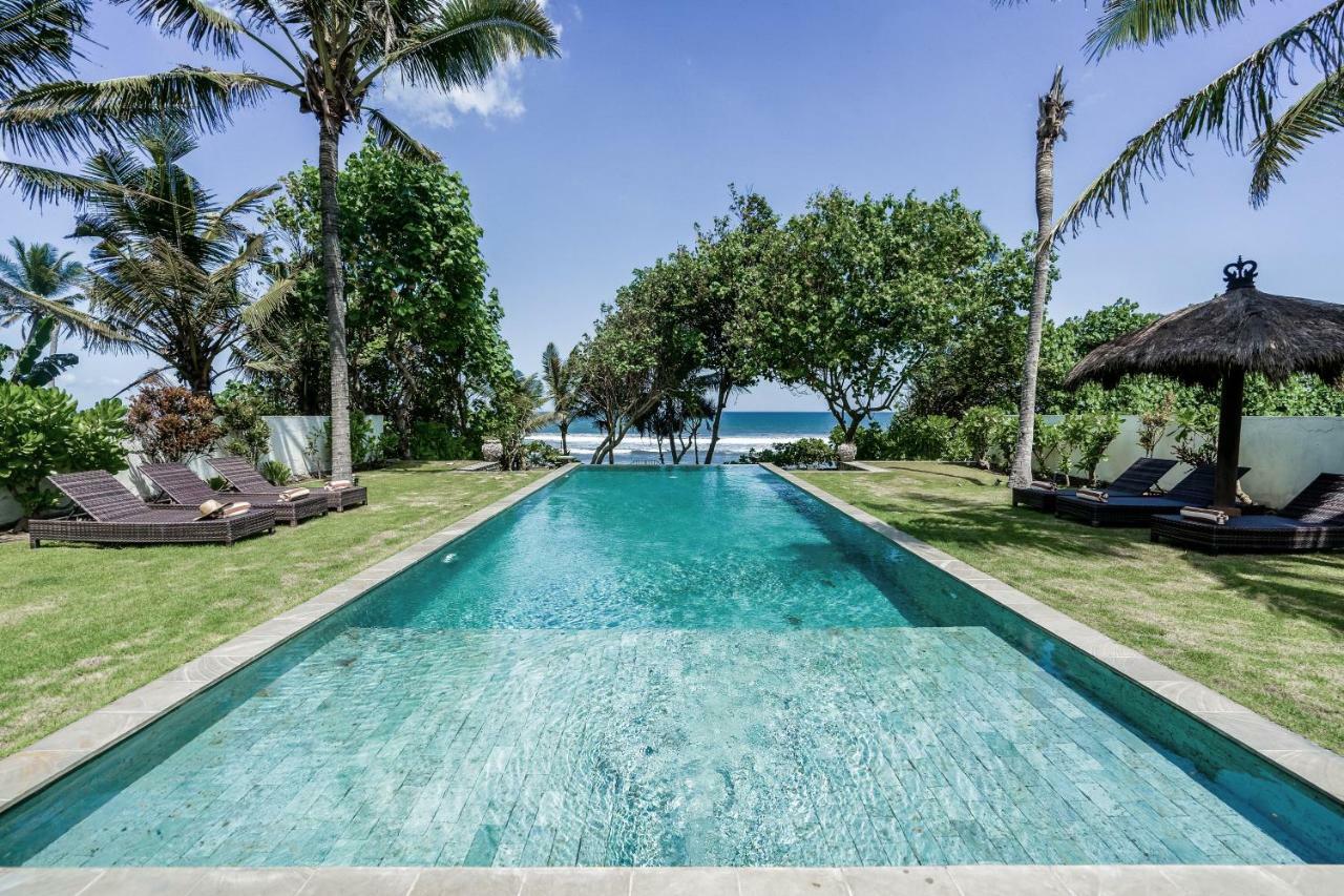 Pantai Hitam Villa Selemadeg 外观 照片