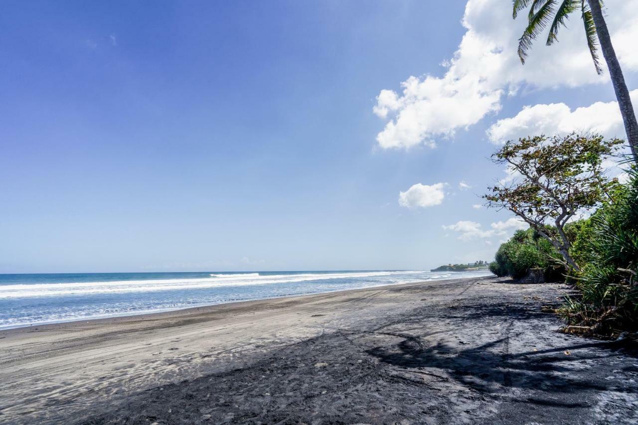 Pantai Hitam Villa Selemadeg 外观 照片