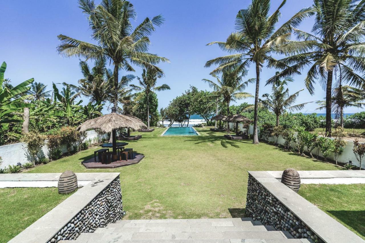 Pantai Hitam Villa Selemadeg 外观 照片